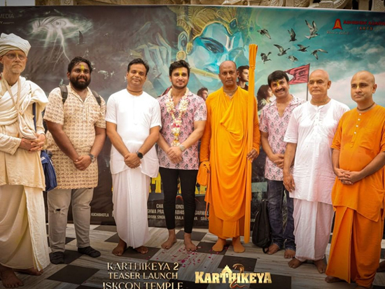 Karthikeya 2 Team At ISKCON Temple